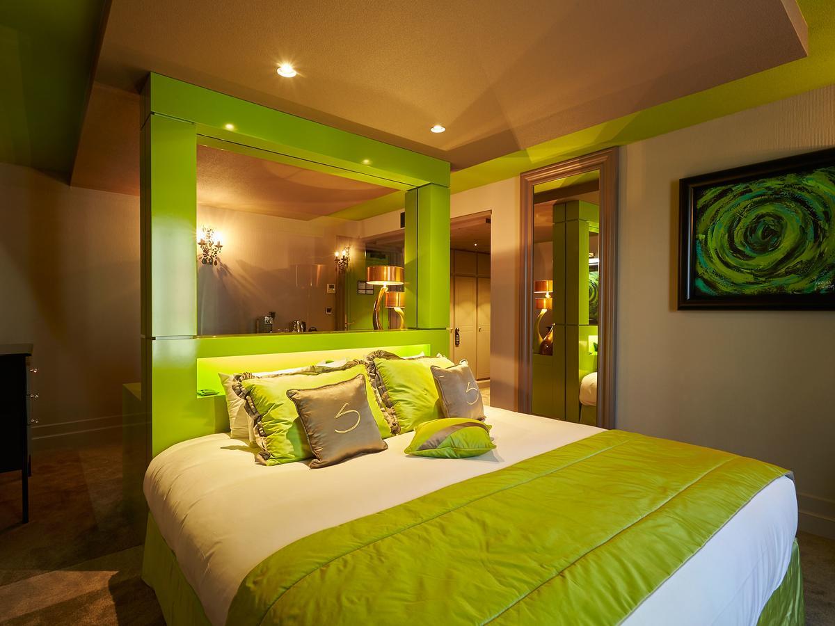 Le Stelsia Resort Saint-Sylvestre-sur-Lot Стая снимка