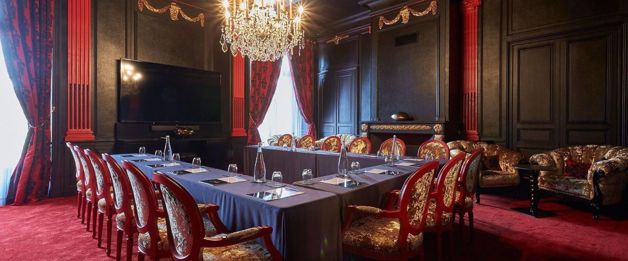 Le Stelsia Resort Saint-Sylvestre-sur-Lot Екстериор снимка